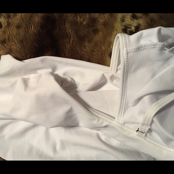 Flattering 2-Pc Medium Fluttering Top Pink Bottoms - Picture 7 of 7